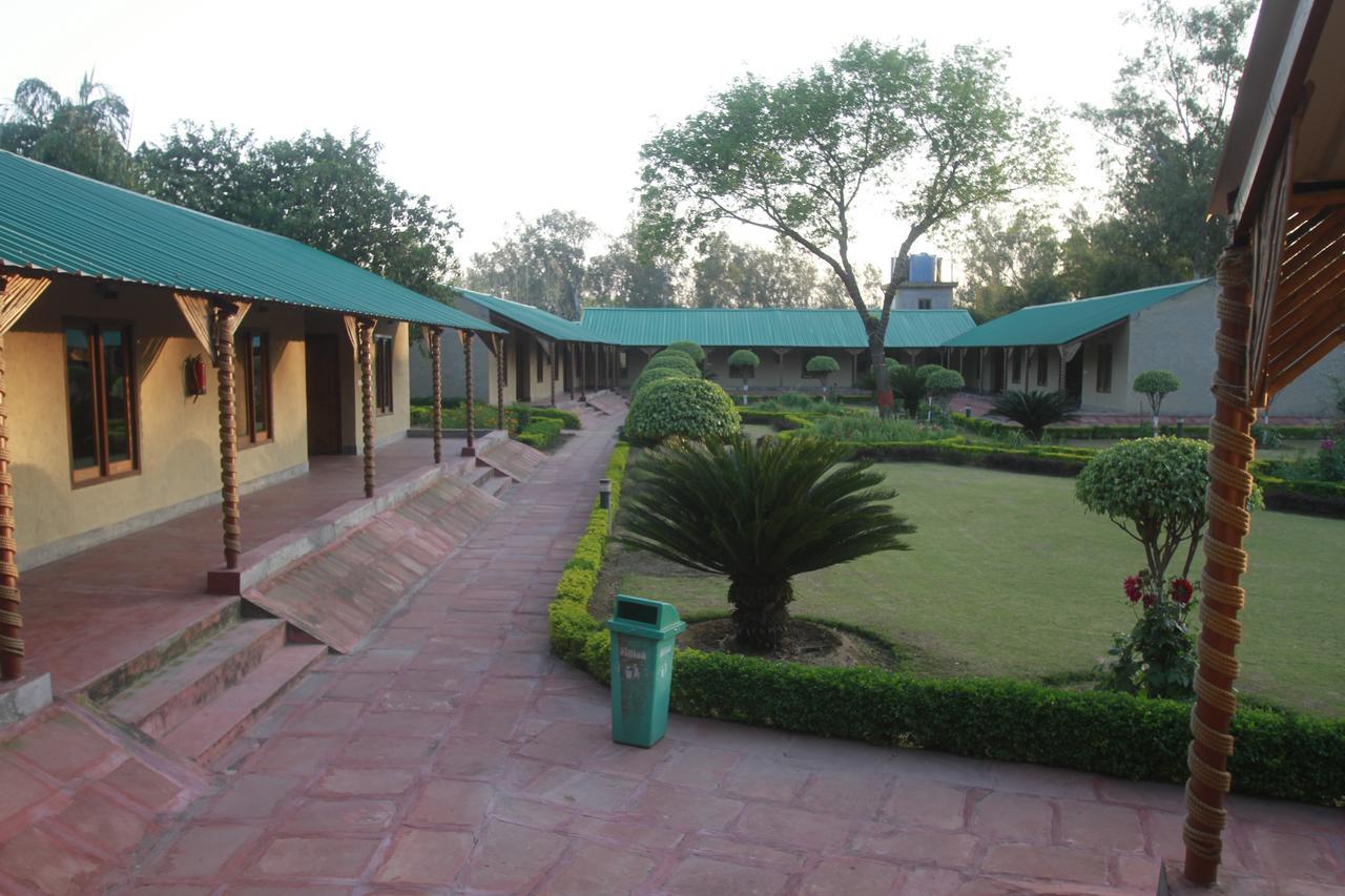 Dr. Sudha'S Ayurveda Hotel Muzaffarnagar ภายนอก รูปภาพ